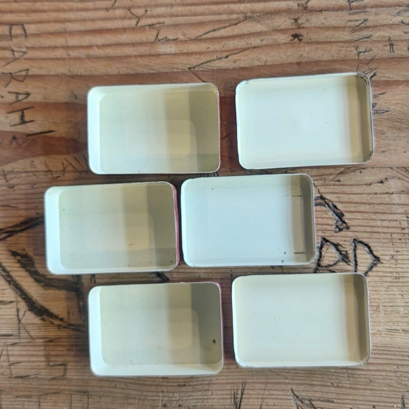 Vintage 1990's Christmas Mint Tins - Picture 5 of 14